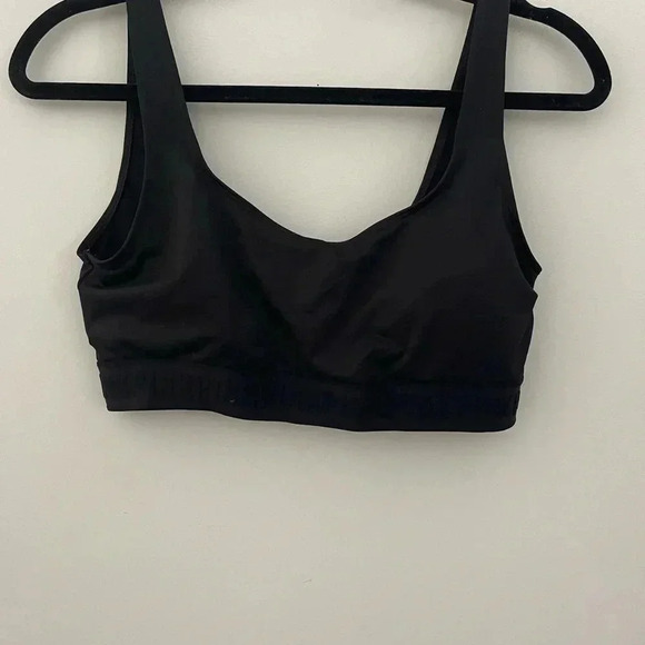 ❤️‍🔥HOST PICK❤️‍🔥 Pink Victoria’s Secret ultimate sports bra - Picture 7 of 8